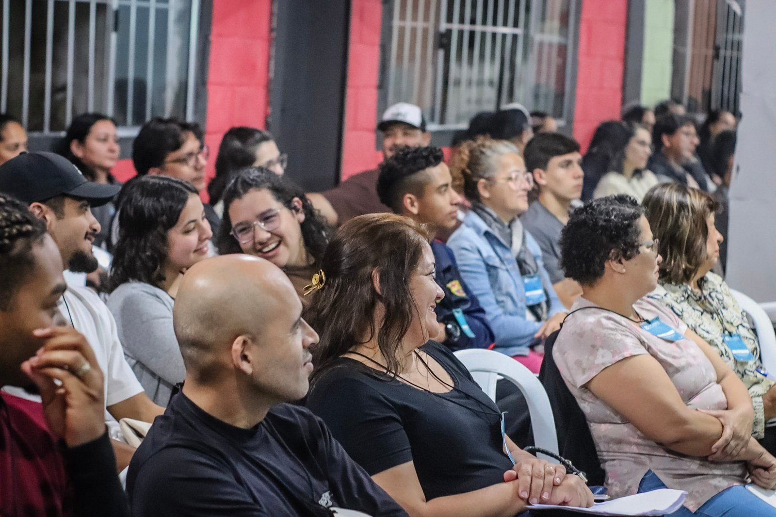 Grupo de voluntários da MPC Baixada Santista reunidos durante o treinamento
